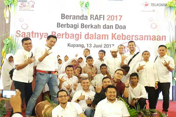  Telkomsel Buka Puasa Bersama Anak Yatim di Kupang & Maumere