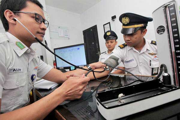  MUDIK LEBARAN 2017: Ratusan Petugas PT KAI Siaga di Cirebon