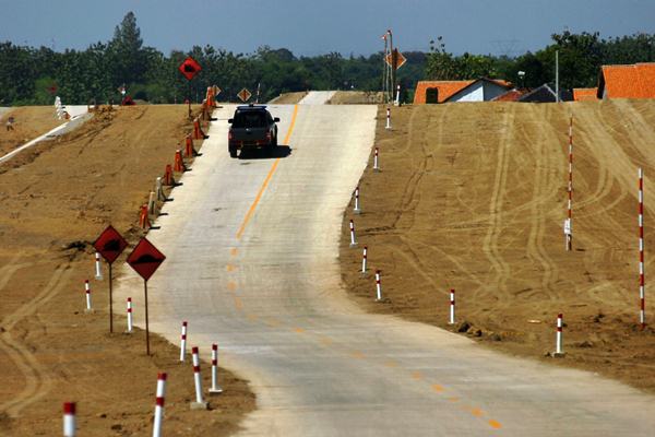  Waspadai Jalan Tol Brebes Timur-Pemalang Naik Turun