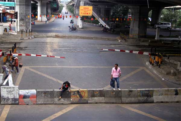  PERLINTASAN KERETA : 294 Titik Tidak Terjaga