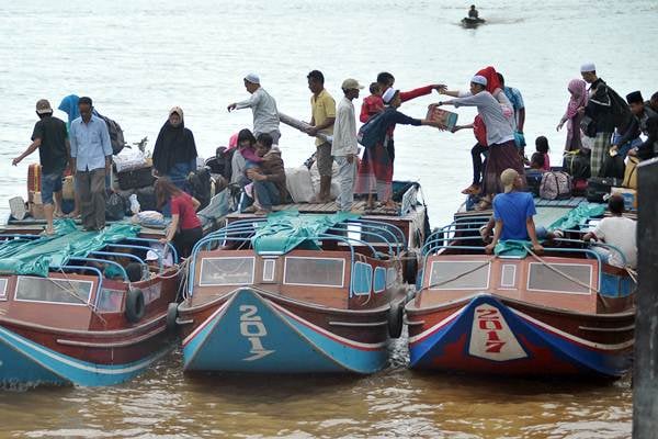  Pemudik Kapal Cepat di Pelabuhan Kuala Tungkal