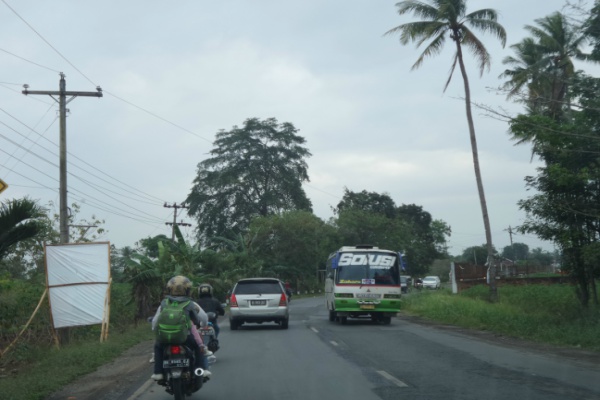  JALUR MUDIK: Lintas Barat Sumatra Dalam Kondisi Bagus