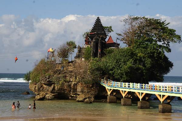  Ayo Wisata ke Pantai Balaikambang Malang