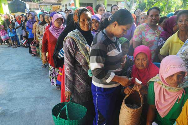  Toba Pulp Lestari Salurkan 500 Paket Sembako di Tapanuli Selatan