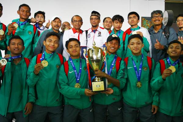  Timnas U-16 Juara Piala Tien Phong Plastic 2017 di Vietnam
