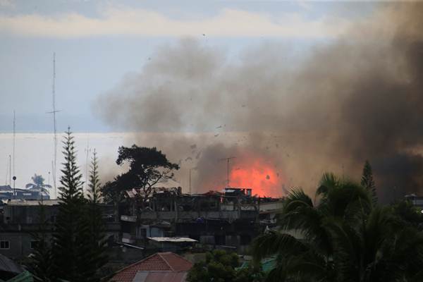 Pesawat Filipina Bombardir Pemberontak Marawi