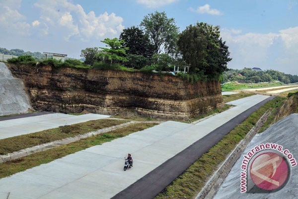  MUDIK LEBARAN: Kendaraan Mulai Memadati Tol Batang-Semarang