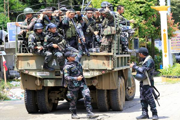  PERTEMPURAN DI MARAWI : Filipina Tambah Kekuatan Militer