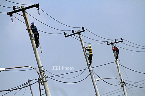  ELEKTRIFIKASI: PLN Jatim Menerangi 2 Desa Terpencil Bondowoso