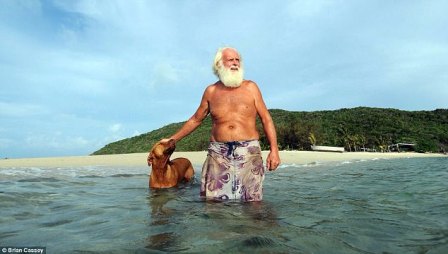  Kisah Mantan Miliarder yang Hidup dan Tinggal di Pulau Terpencil