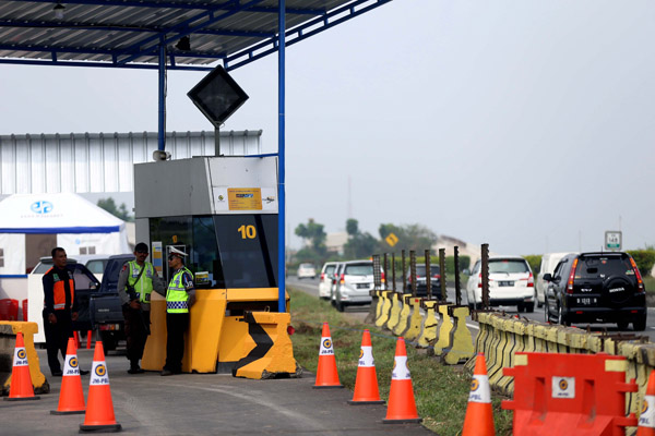  FOTO: Urai Kepadatan, Gerbang Tol Darurat Gedebage KM 149 Dibuka