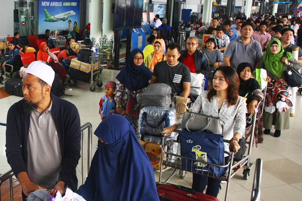  Pemudik Padati Bandara Soekarno-Hatta
