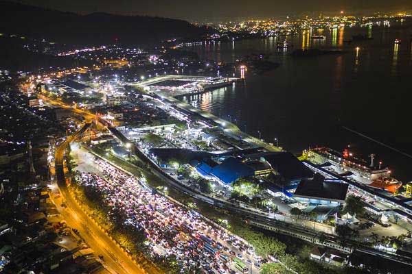  Mudik Lebaran 2017 : Puncak Arus Mudik Pelabuhan Merak Diprediksi Malam Ini