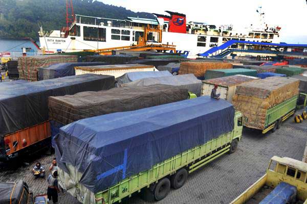  Penghasilan Supir Truk Logistik Menurun, Ini Sebabnya