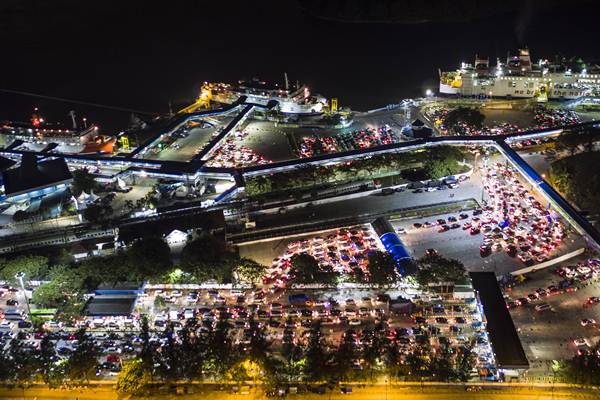  MUDIK LEBARAN 2017 : Antre 4 Jam di Pelabuhan Merak