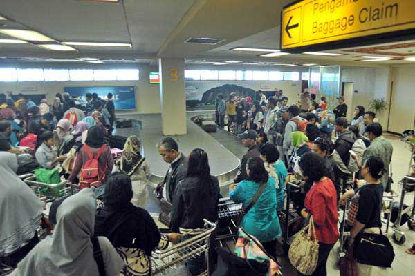  Pariwisata Sumbar Dikenalkan Kepada Pemudik di Bandara Minang