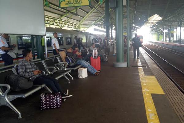  Stasiun Gambir dan Pasar Senen Ramai Lancar