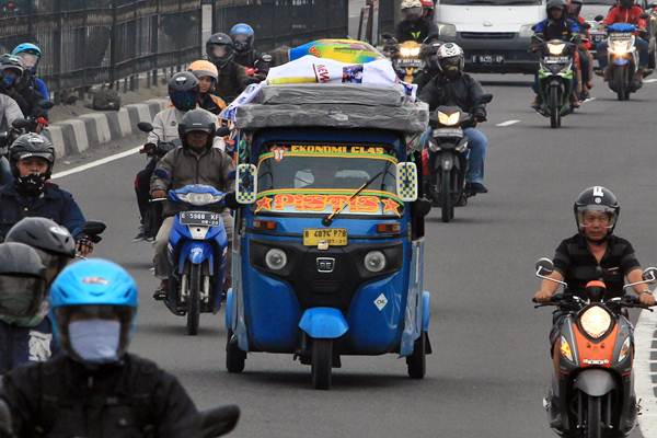  Tak Ada Mobil, Bajaj pun Jadi