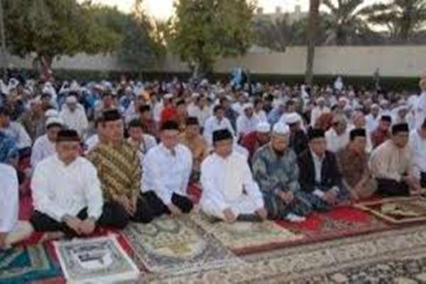  Jemaah Naqsabandiyah Padang Laksanakan Sholat Id Hari Ini