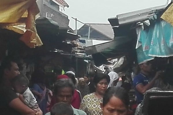  JELANG LEBARAN: Pasar Tradisional di Tangerang Masih Ramai