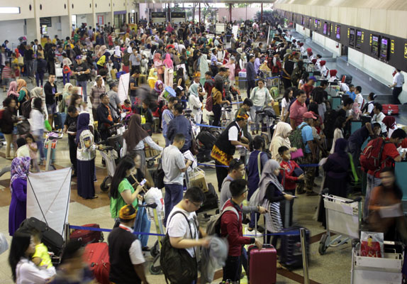  ARUS MUDIK BANDARA JUANDA