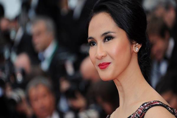  Maudy Koesnaedi Merayakan Idulfitri di Belanda