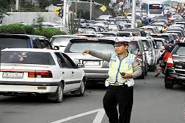  LEBARAN H1: Cianjur - Bandung Macet di Ciranjang dan Padalarang