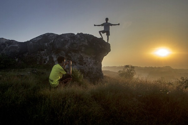  Menikmati Sunrise di Bukit Jaddih Bangkalan