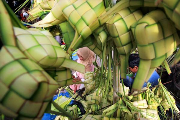  Mengapa Ketupat Selalu Ada Saat Lebaran?