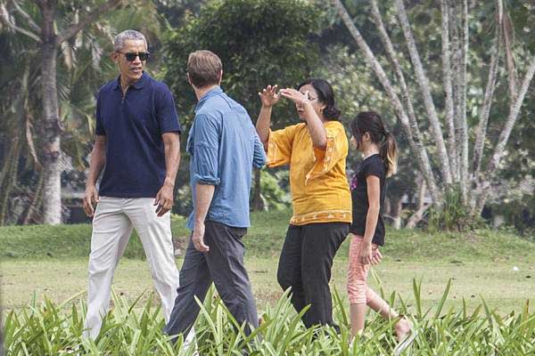  Obama Bernostalgia Masa Kecil di Candi Prambanan