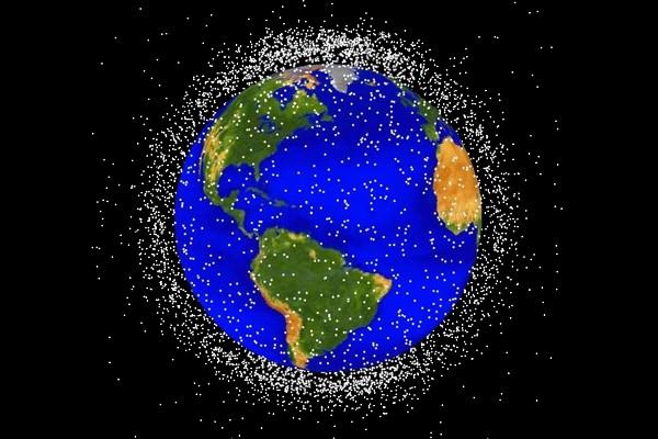  Ini Konsep Robot yang Bakal Membersihkan 500.000 Keping Sampah Antariksa