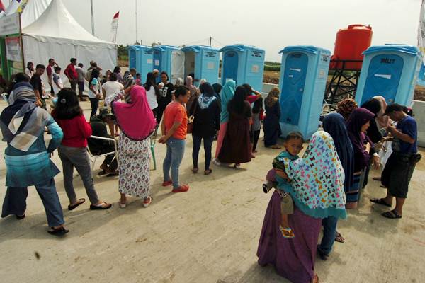  Tak Hanya Kendaraan, ke Toilet pun Antre Panjang