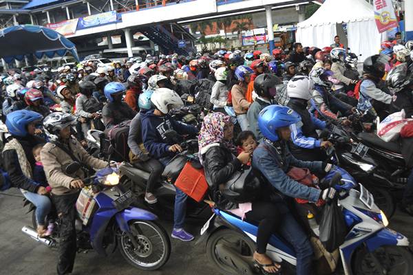  Kisah Mereka yang Tetap Memilih Mudik Menggunakan Roda Dua