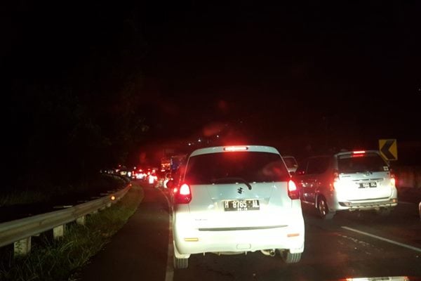  Ruas Tol Jatingaleh-Krapyak Macet Panjang