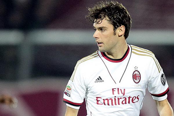  Diabaikan Montella di Milan, Poli Pilih Bologna