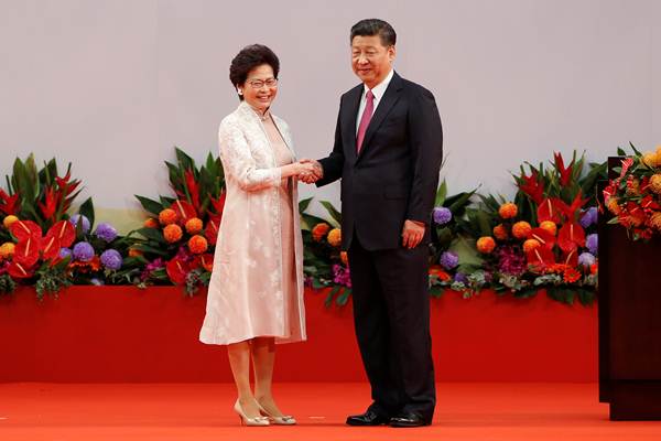  Xi Jinping Ingatkan Hong Kong Soal Kedaulatan