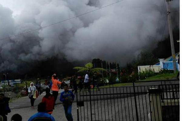  Kawah Sileri, Dieng, Meletus. Korban Luka 10 Orang