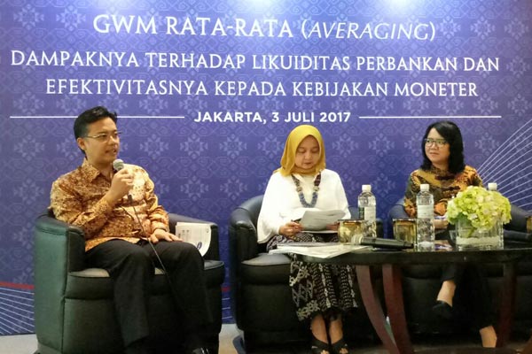  Seminar Moneter dan Pertumbuhan Ekonomi