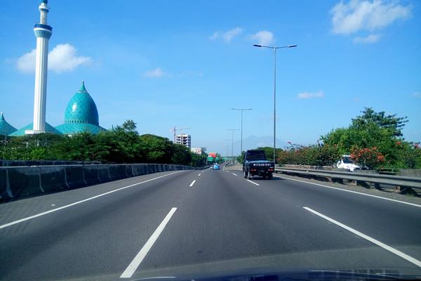  PROYEK PENGURAI KEMACETAN : Underpass Surabaya Ditarget Rampung 2018