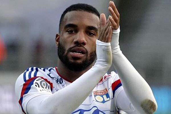  Alexandre Lacazette Jalani Tes Medis di Arsenal