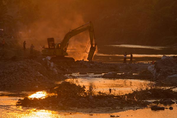  RESTORASI BENDUNGAN SUNGAI