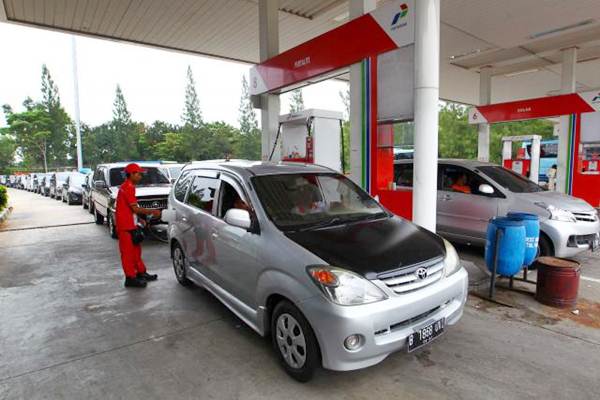  PENYALURAN PREMIUM &amp; SOLAR : Pertamina Tagih Defisit Rp38 Triliun