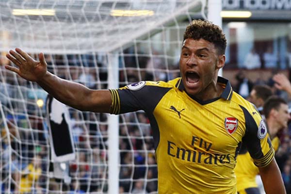  Sturridge Beri Sinyal Oxlade-Chamberlain Bakal Pindah ke Liverpool