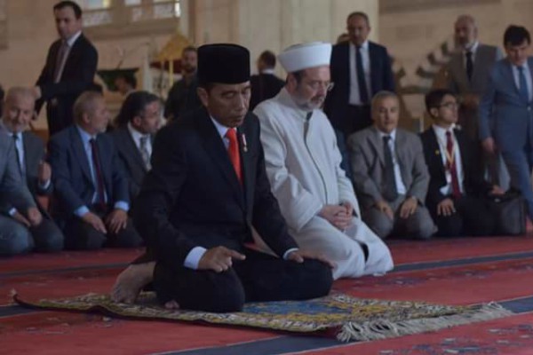  Kunjungi Masjid &amp; Museum, Ini Foto Kegiatan Presiden Jokowi di Turki