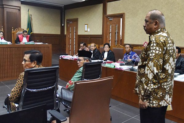  Korupsi KTP Elektronik: KPK Periksa Dua Politisi Demokrat