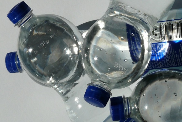  Persaingan Usaha Tidak Sehat: Asal Mula Kasus Aqua vs Le Minerale