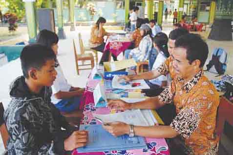 PPDB 2017 : Jual Beli Kursi, Oknum PNS Bakal Dipecat. Ortu Siswa Dipidana