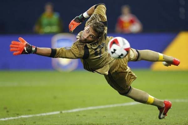  Donnarumma Akhirnya Teken Kontrak Baru di Milan