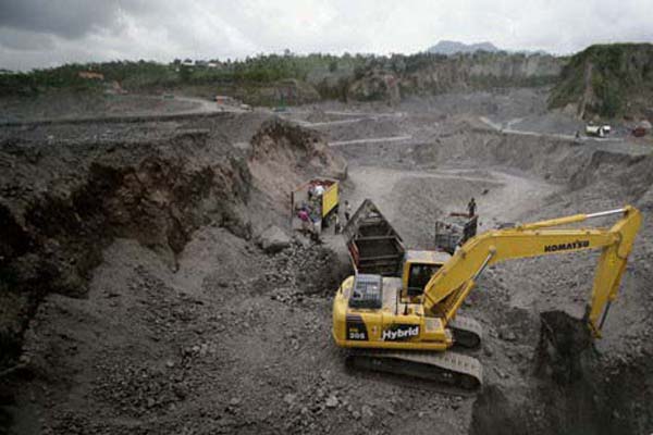  Ganjar Minta Penambangan Pasir Ilegal Sabo Dam Kaliputih Dihentikan