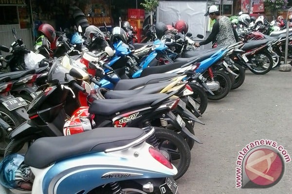  Dishub Mataram Awasi Parkir Liar di Seputar Transmart